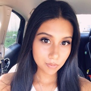 Meet your Posher, Angelica